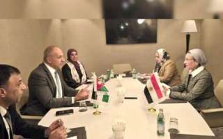 وزيرة البيئة تعقد لقاءا ثنائيا...