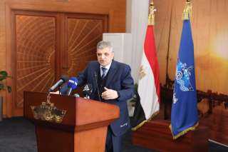 قناة السويس تفتح باب الحجز...
