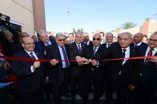 وزير العدل يفتتح مجمع خدمات...