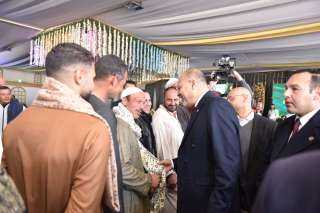 وزير العمل يشهد إختبارات عمال...