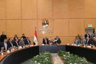 وزير الإسكان: إقبال كبير من...