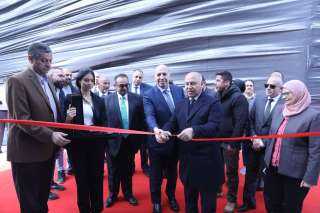 وزير الصناعة والنقل يفتتح مصنع...