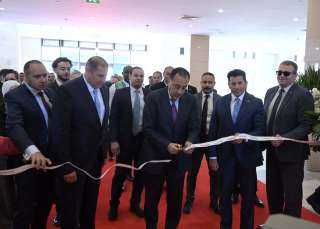 رئيس الوزراء يفتتح معرض ”سبورتس...