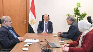 وزير الرى يتابع أعمال الصيانة...