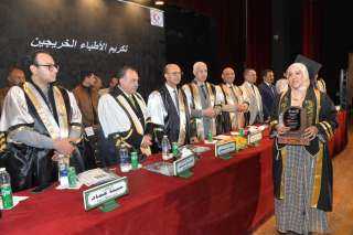 محافظ أسيوط ورئيس الجامعة يشهدان...