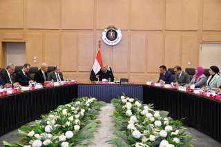 وزير الصناعة والنقل يترأس الاجتماع...