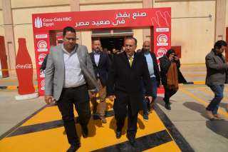 محافظ أسيوط يتفقد مصنع فرع...