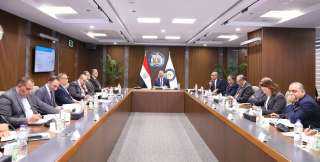وزير البترول: مشروعات البتروكيماويات الجديدة...