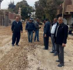 محافظ أسيوط يؤكد استمرار رصف...