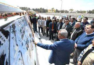 وزير الإسكان يتفقد محطة الصرف...