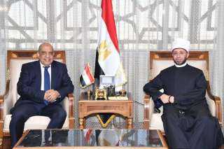وزير الأوقاف يستقبل وزير الكهرباء...