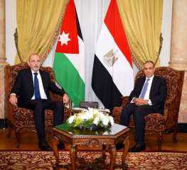 وزير الخارجية والهجرة يلتقي بنظيره...