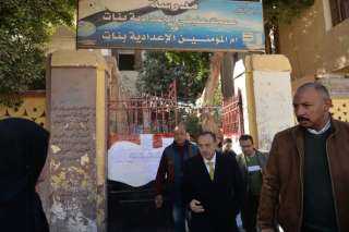 محافظ أسيوط يتفقد مدرسة أم...