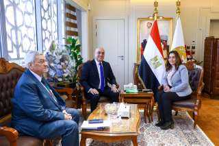 وزيرة التنمية المحلية تستقبل رئيس...
