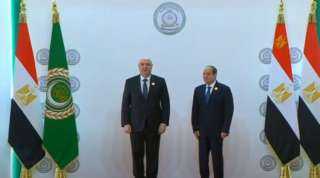 شاهد.. الرئيس السيسي يستقبل الرئيس...