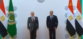 بالفيديو.. الرئيس السيسي يستقبل العاهل...
