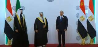 شاهد.. الرئيس السيسي يستقبل أمير...