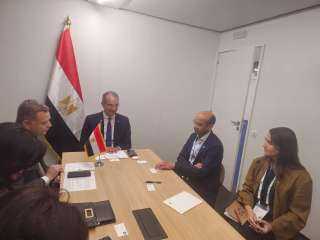 وزير الاتصالات يواصل لقاءاته مع...