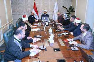 وزير الأوقاف يعقد اجتماعا موسَّعا...