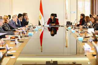 وزيرة التخطيط والتعاون الدولي تعقد...