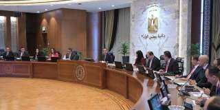 رئيس الوزراء يترأس اجتماع اللجنة...