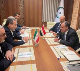 وزير الخارجية والهجرة يلتقي بوزير...