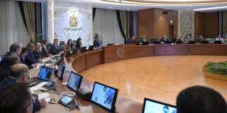 رئيس الوزراء يتابع مستجدات الموقف...