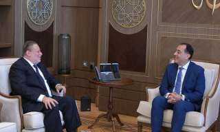 رئيس الوزراء يلتقي محافظ البنك...