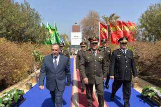 محافظ أسيوط يشارك في وضع...