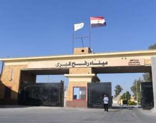 ميناء رفح يستقبل 14 مصابَا...