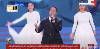شاهد...فقرة غنائية لمدحت صالح باحتفالية...