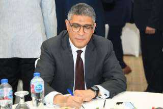 محافظ الجيزة يعتمد حركة ترقيات...