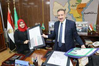 محافظ المنوفية يلتقي طالب ”...