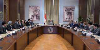 رئيس الوزراء يستعرض توصيات ومخرجات...