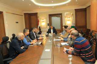 محافظ الجيزة يتابع الموقف التنفيذي...
