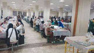 قيادات جامعة حلوان تشارك طلاب...