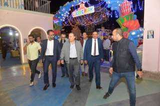 محافظ أسيوط يصطحب فتيات دار...