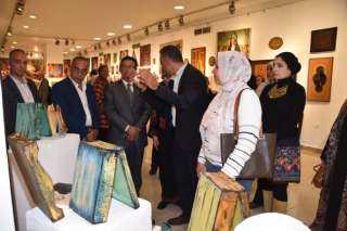 عروض فنية وترفيهية ومعرضاً للمنتجات...