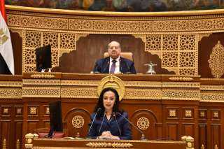 وزيرة التضامن تشارك في جلسة...