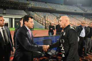 وزير الرياضة يدعم منتخب مصر...