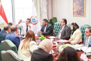 وزير الصحة يبحث ترشيد استهلاك...