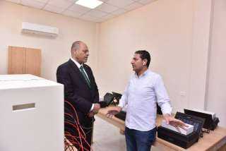 وزير العمل يتفقد مركز التدريب...
