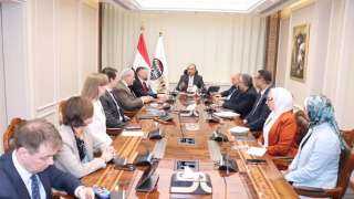 وزير قطاع الأعمال العام يلتقي...