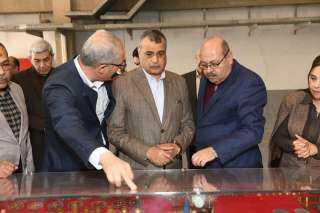وزير الإنتاج الحربي يتفقد خطوط...