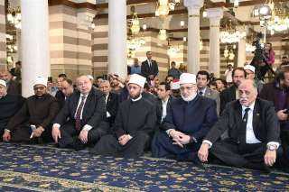 بحضور القيادات الدينية والوطنية .....
