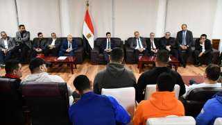 وزير الرياضة يلتقي لاعبي المنتخب...