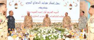 وزير الدفاع يشارك عددا من...