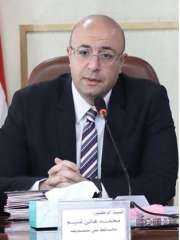 محافظ بني سويف يُناقش خطط...