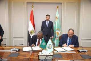 وزير الزراعة يشهد توقيع بروتوكولين...