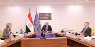 وزير الاتصالات يبحث مع رئيسة...